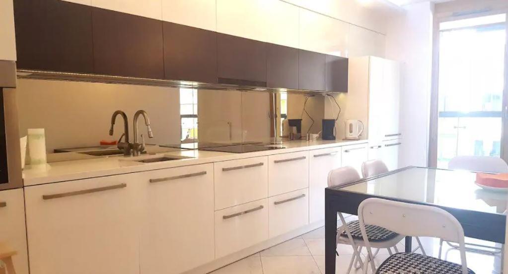 Apartment On The Boulvard Красков Екстериор снимка
